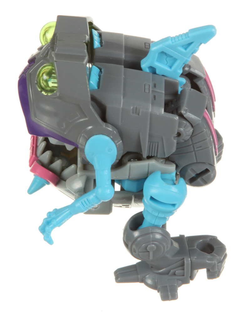transformers generations titans return legends class gnaw