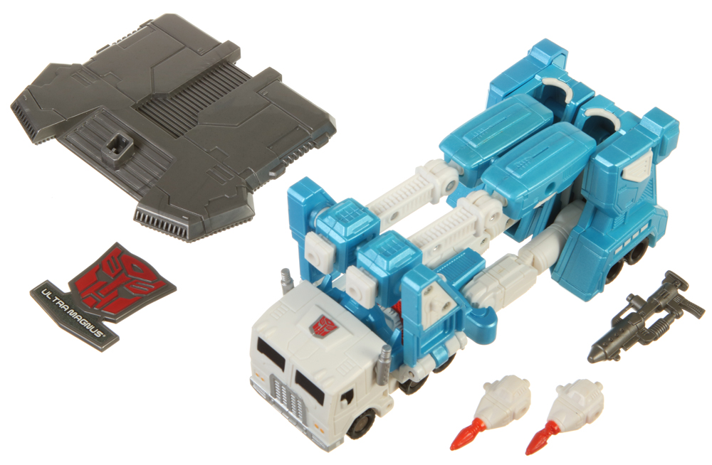 6 Inch Cybertron Heroes Ultra Magnus (Generation 1) (Transformers