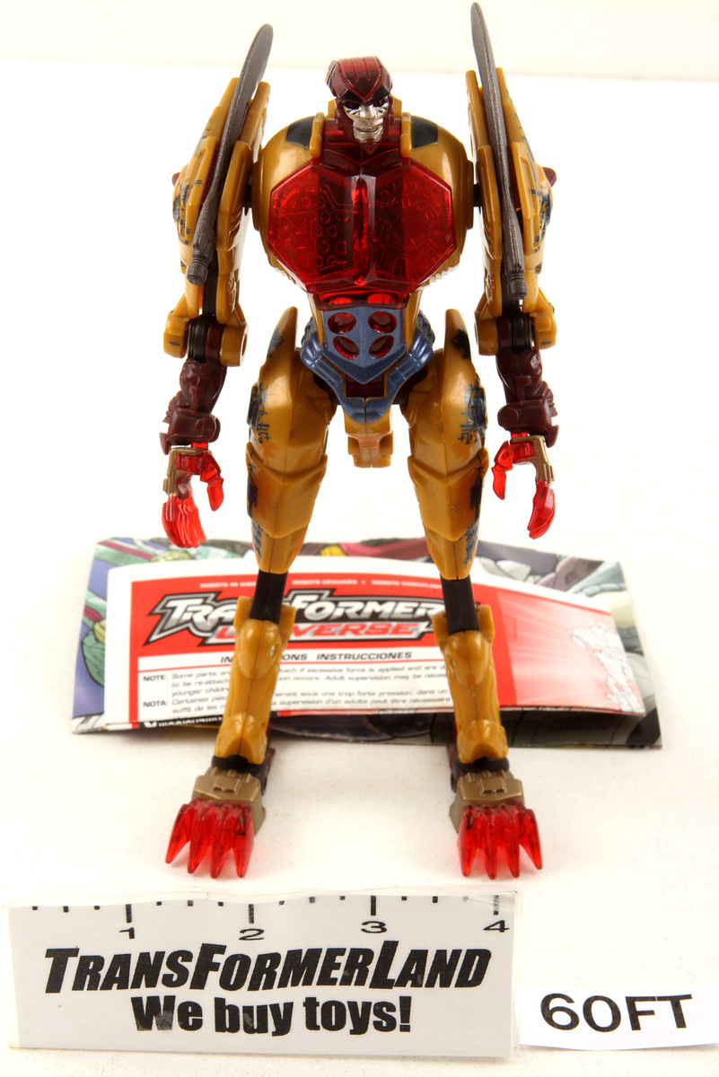 Complete Transformers® Universe Deluxe Class Night Slash Cheetor