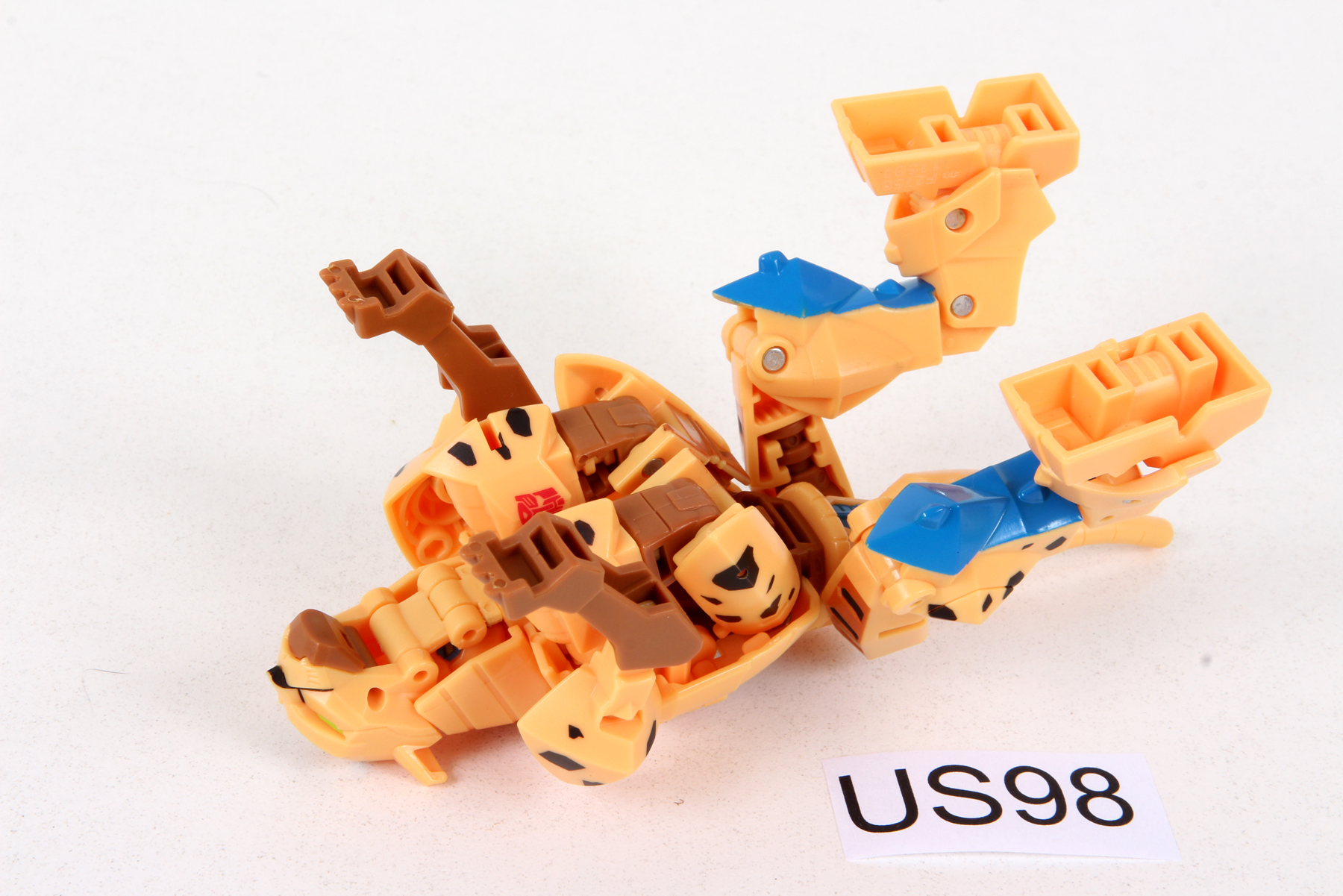 アートドール チーター Complete Transformers® Cyberverse Deluxe Class Cheetor SKU 346572