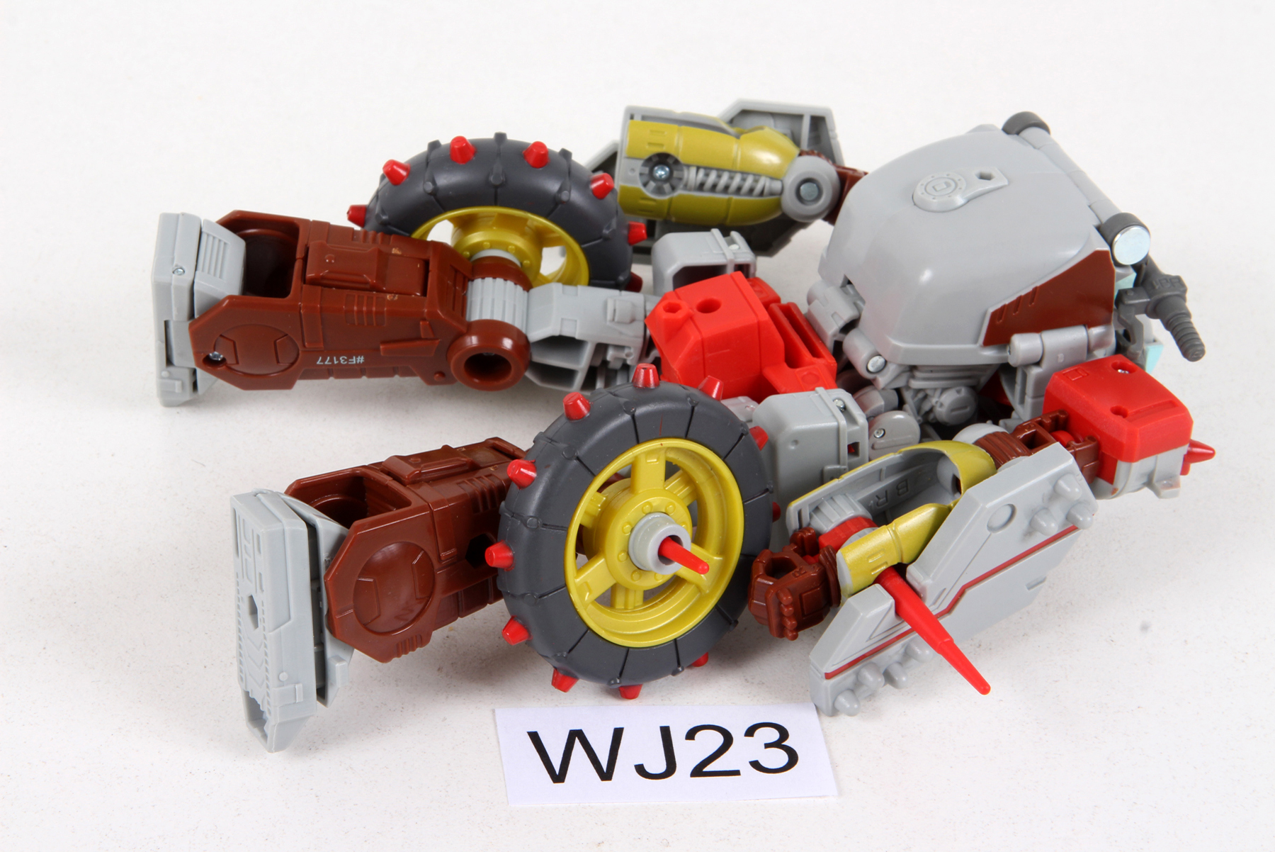Complete Transformers® Studio Series Voyager Class Junkheap SKU