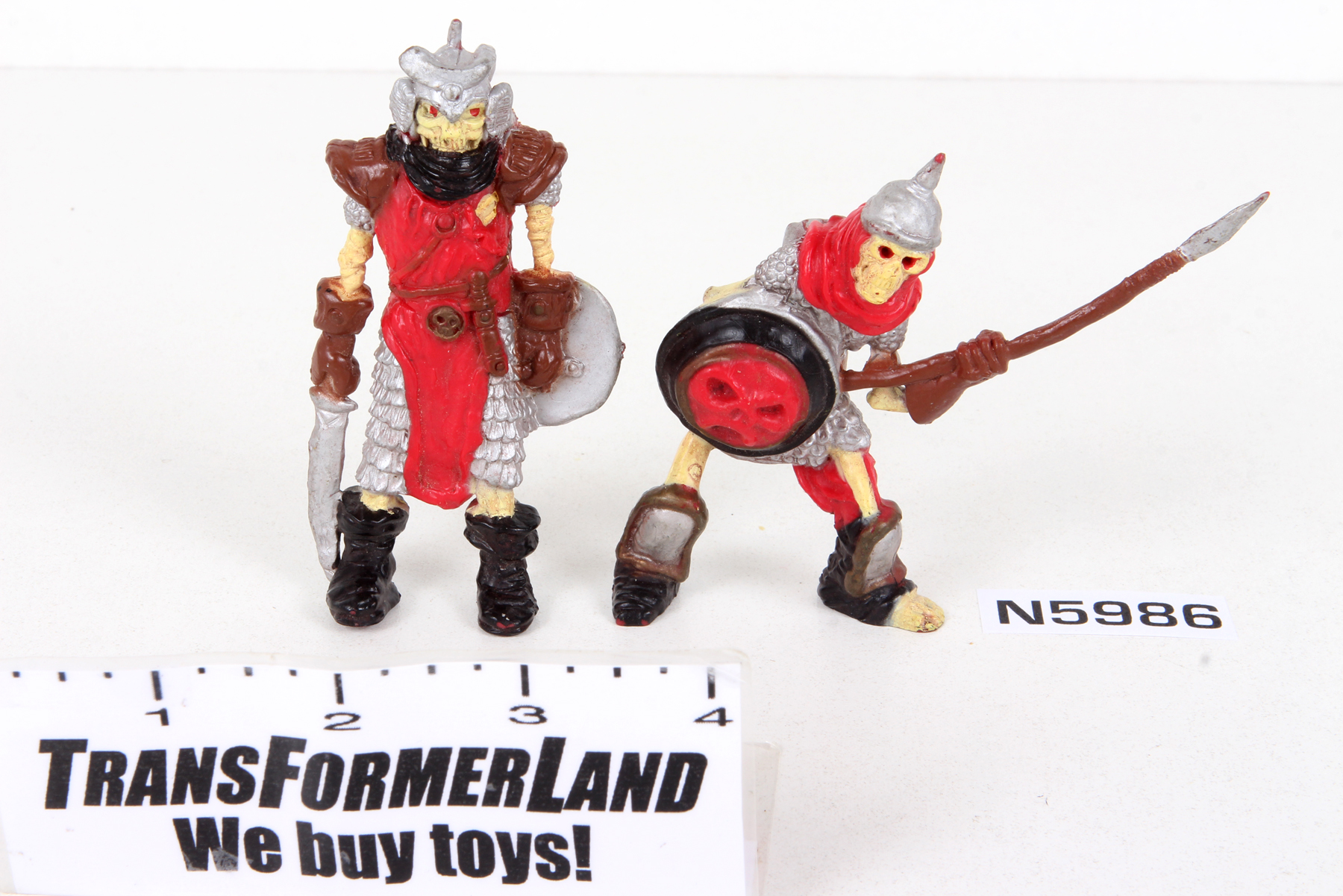 Complete Dungeons & Dragons® Human/Monster Adventure Figures Skeleton ...