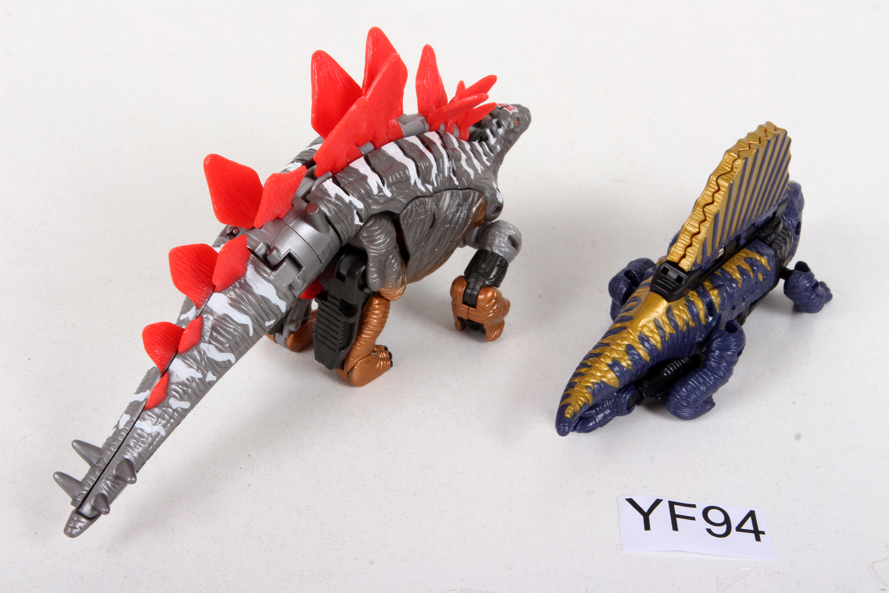 Complete Transformers® Universe Dinobots Snarl and Sludge SKU