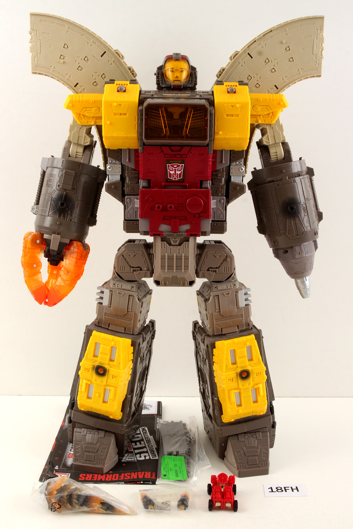 Packaged, not sealed Transformers® War for Cybertron Siege Titan