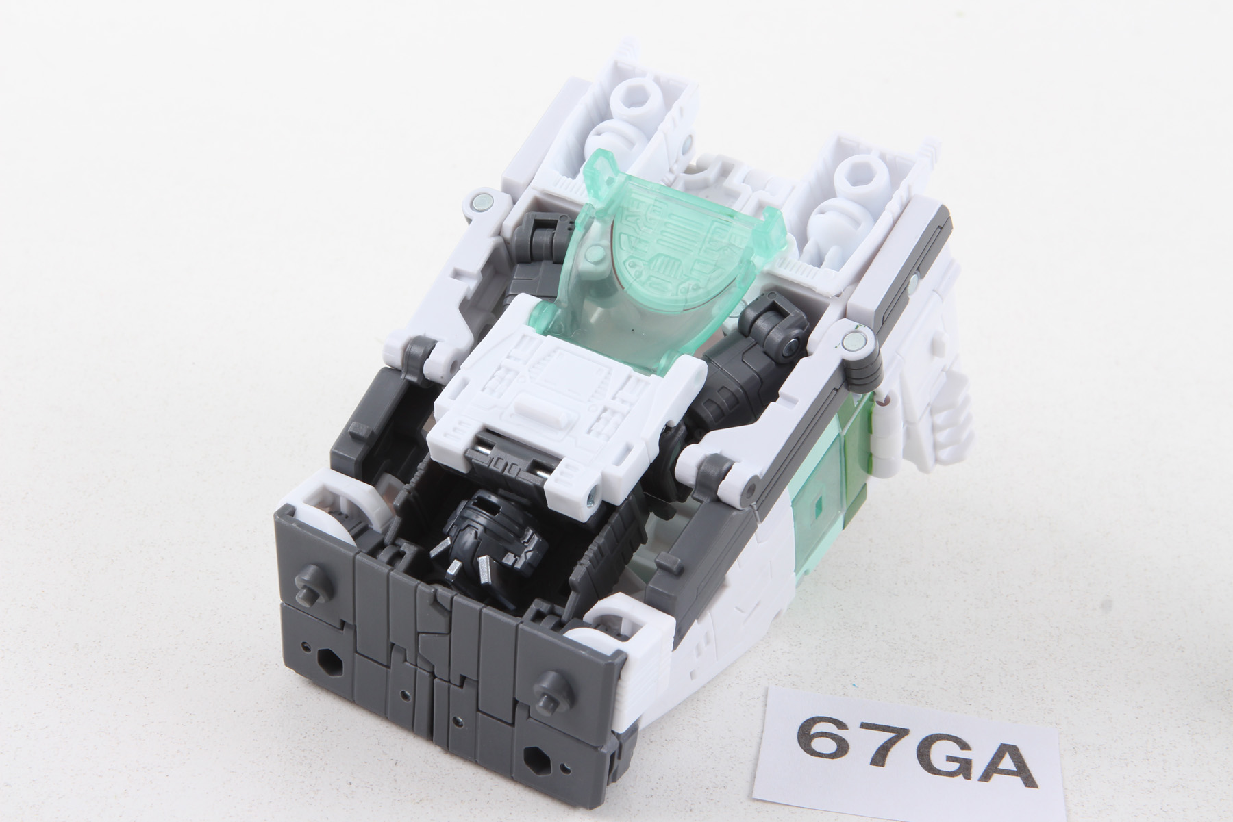 Complete Transformers® Legacy United (Generations) Voyager Class