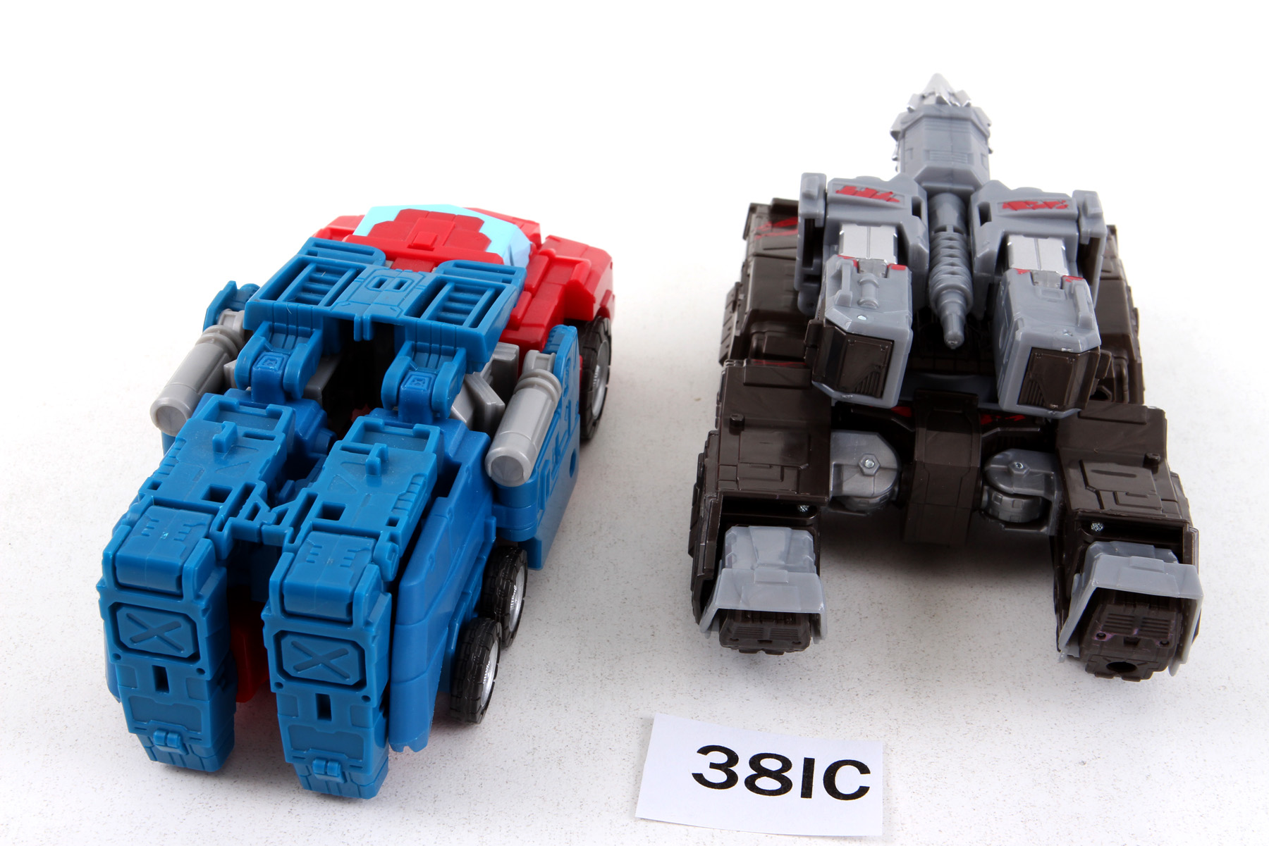 Complete Transformers® Legacy United (Generations) Gift Sets