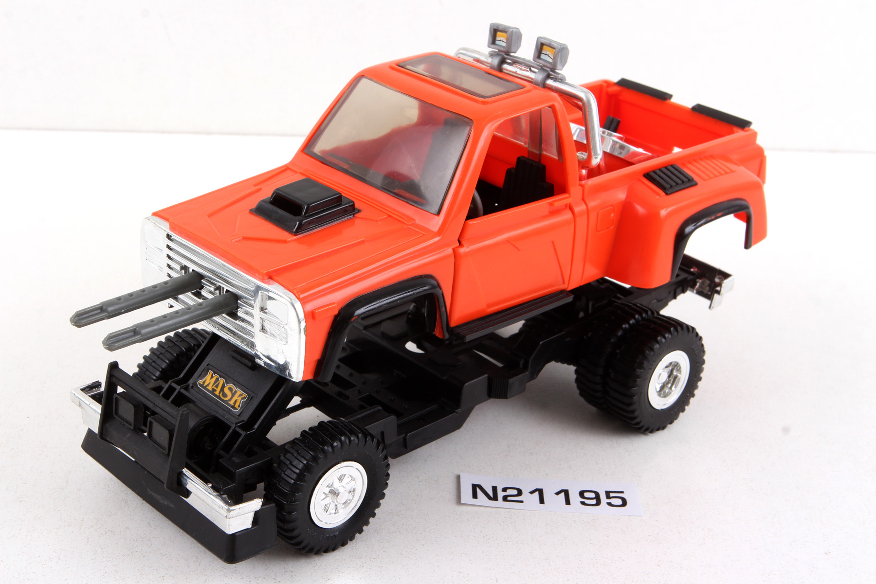 Complete M.A.S.K.® Series 1 Vehicles Firecracker SKU 404396