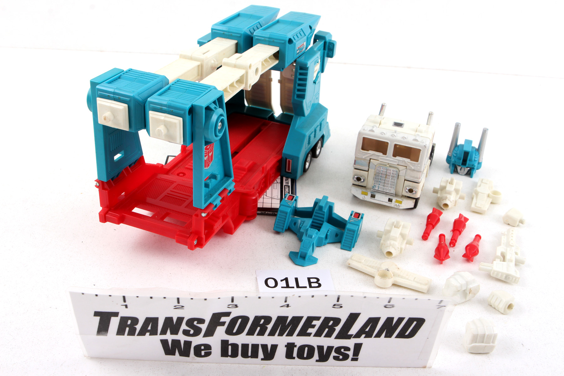 Complete Transformers® G1 Ultra Magnus SKU 409138