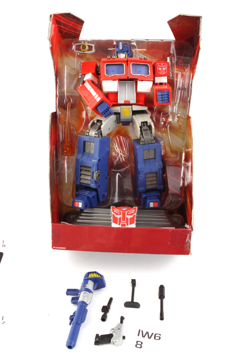 Packaged, not sealed Transformers® Masterpiece Masterpiece Optimus