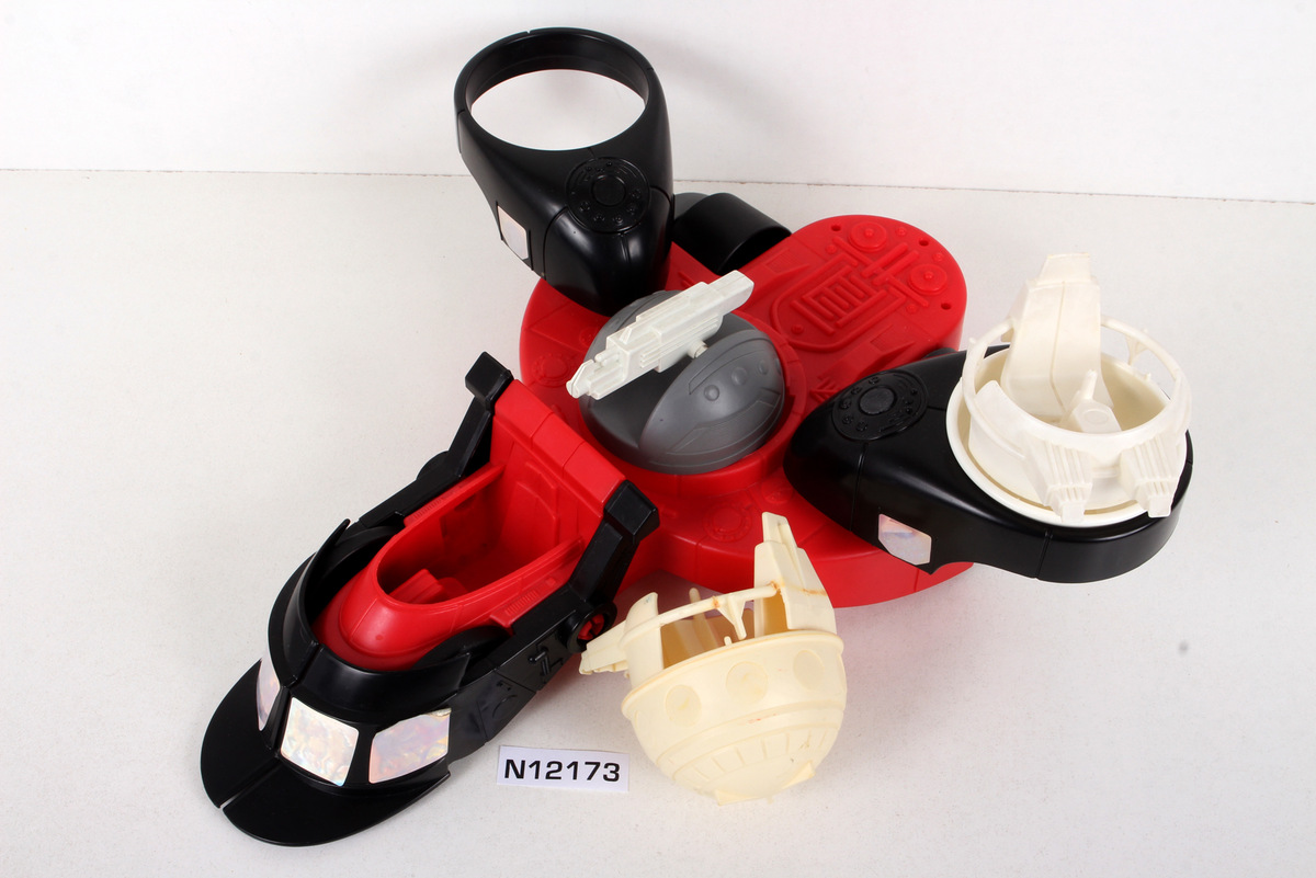 Complete Visionaries® Vehicle and Driver Sets Capture Chariot with ...