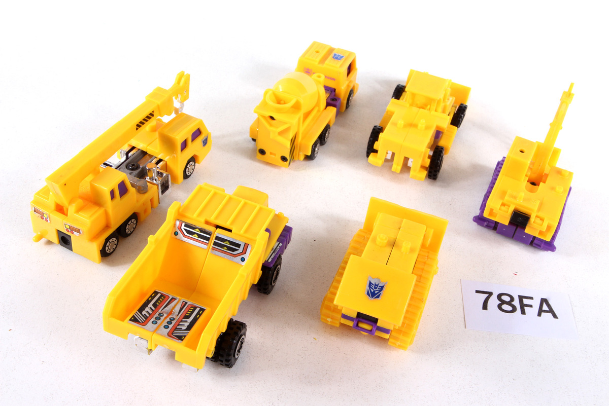 Complete Transformers® G2 Combiners Devastator (yellow) SKU 386088